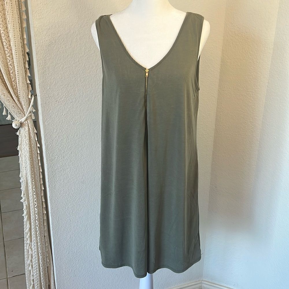 Cute Sleeveless A-Line Dress with Front Zipper Detail ~ Size Medium